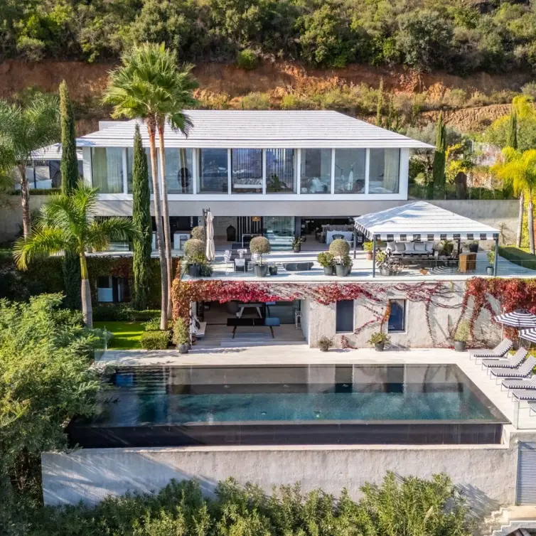 Venta de villa independiente en Elviria