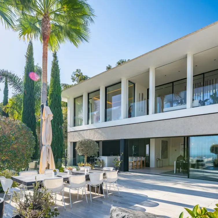 Venta de villa independiente en Elviria