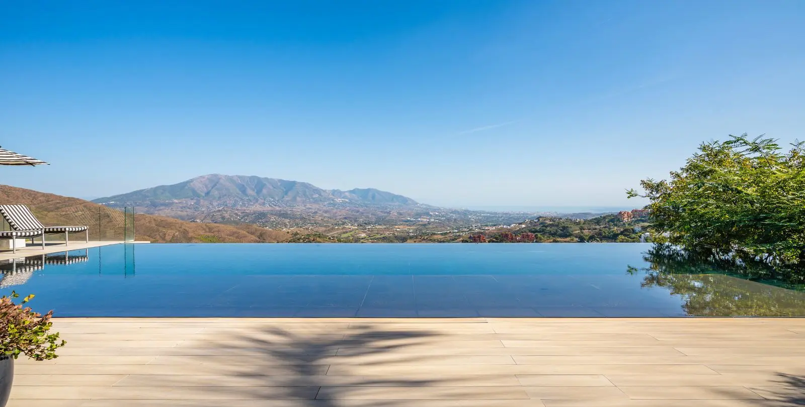 Venta de villa independiente en Elviria 45