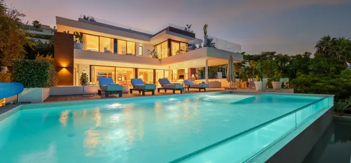 Venta de villa independiente en Nueva Andalucía 0