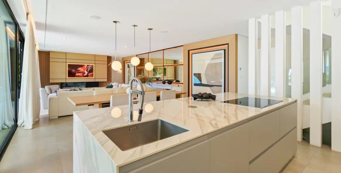 Продажа  отдельно стоящей виллы в Nueva Andalucía 4