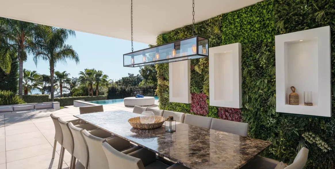 Продажа  отдельно стоящей виллы в El Madroñal 3