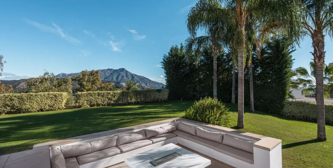 Продажа  отдельно стоящей виллы в El Madroñal 4