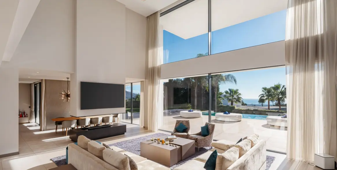 Продажа  отдельно стоящей виллы в El Madroñal 12