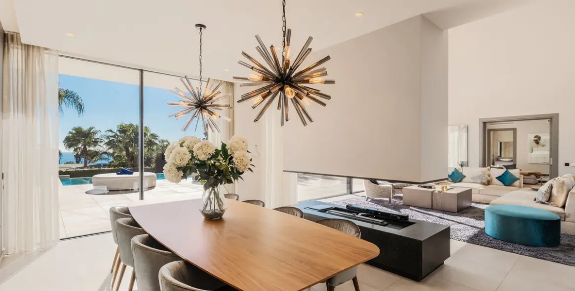 Продажа  отдельно стоящей виллы в El Madroñal 16