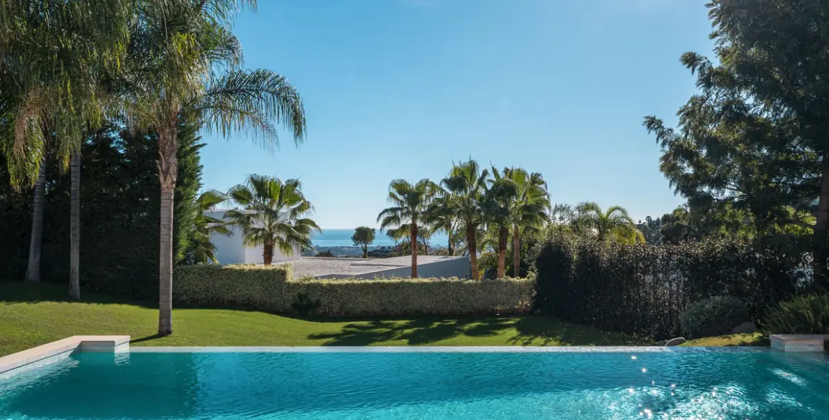 Sale of detached villa in El Madroñal 6