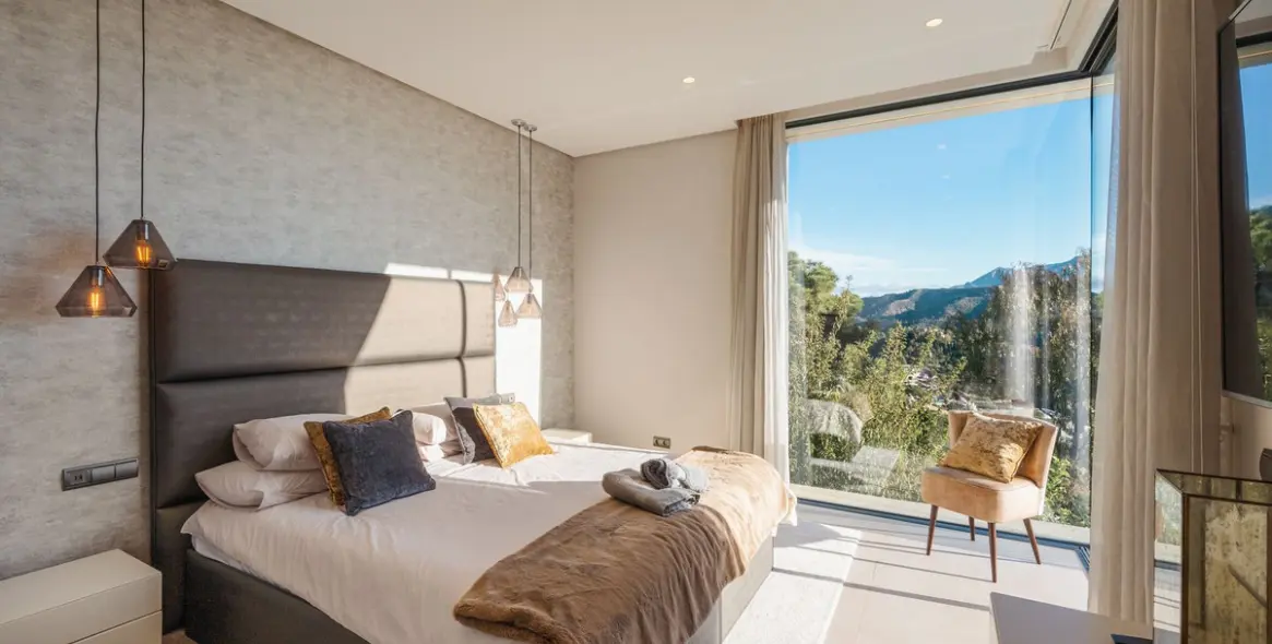 Sale of detached villa in El Madroñal 27