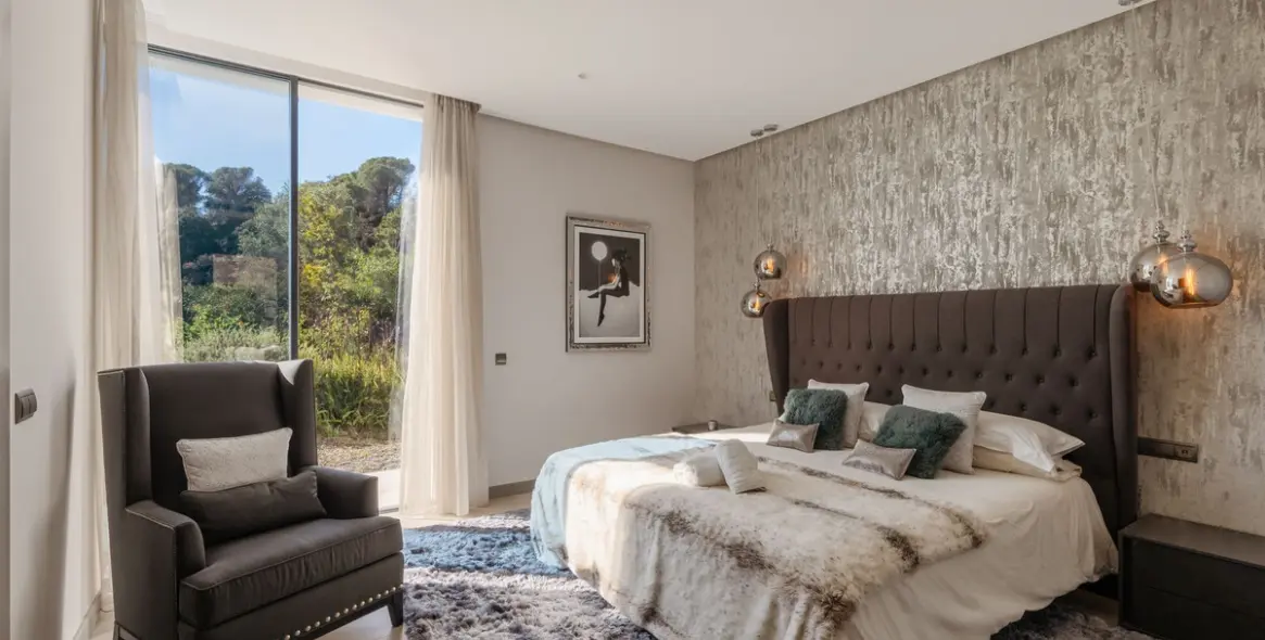 Sale of detached villa in El Madroñal 31