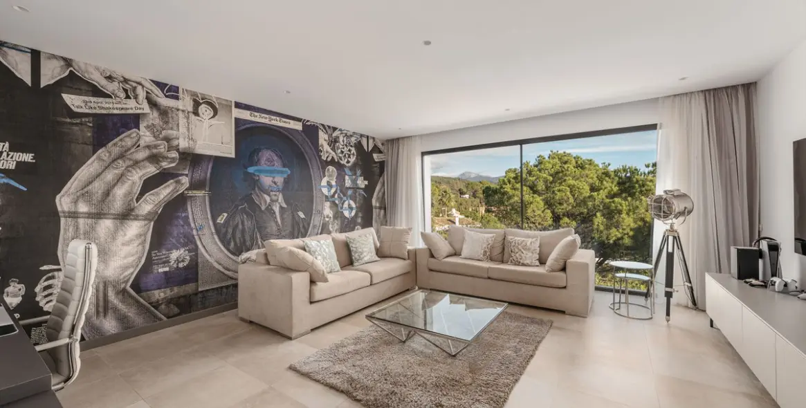 Sale of detached villa in El Madroñal 34