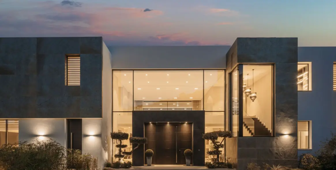 Sale of detached villa in El Madroñal 38