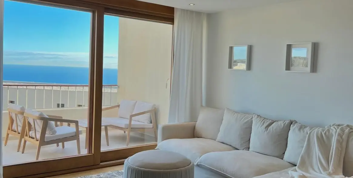 Долгосрочная аренда двухуровневых апартаментов в Altos de los Monteros 1