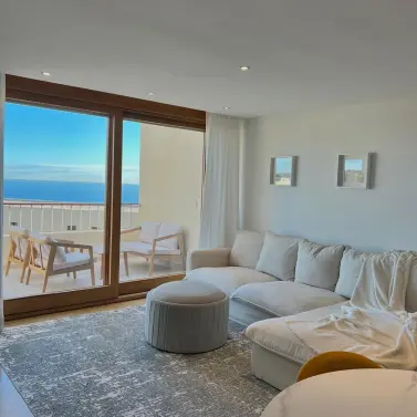 Долгосрочная аренда двухуровневых апартаментов в Altos de los Monteros