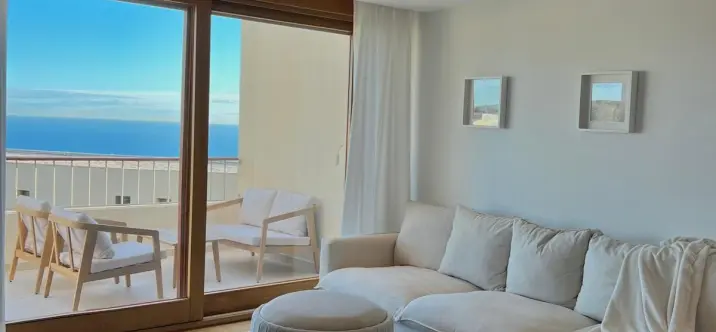 Долгосрочная аренда двухуровневых апартаментов в Altos de los Monteros 0