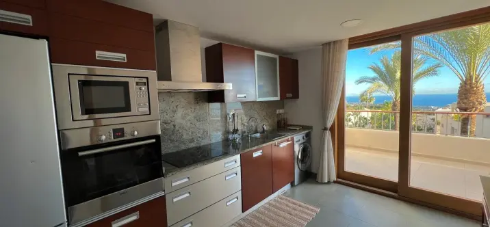 Долгосрочная аренда двухуровневых апартаментов в Altos de los Monteros 1