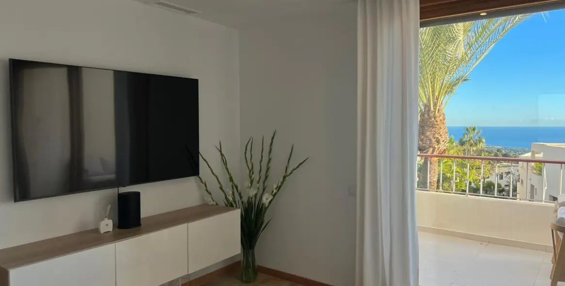 Долгосрочная аренда двухуровневых апартаментов в Altos de los Monteros 4