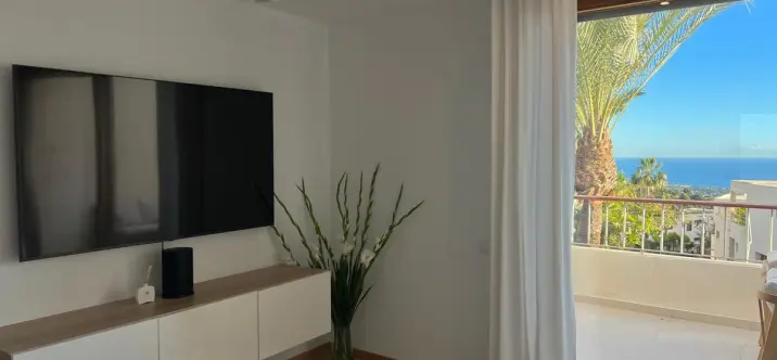 Долгосрочная аренда двухуровневых апартаментов в Altos de los Monteros 3