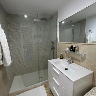 Долгосрочная аренда двухуровневых апартаментов в Altos de los Monteros