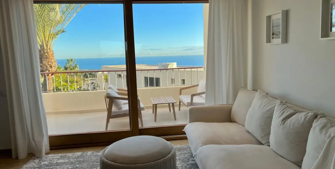 Долгосрочная аренда двухуровневых апартаментов в Altos de los Monteros 6