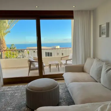 Долгосрочная аренда двухуровневых апартаментов в Altos de los Monteros