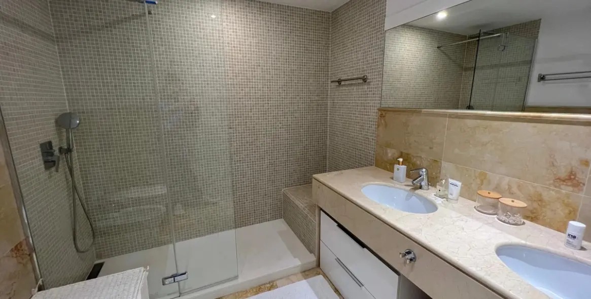 Долгосрочная аренда двухуровневых апартаментов в Altos de los Monteros 10