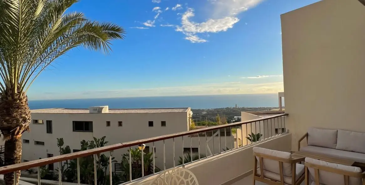 Долгосрочная аренда двухуровневых апартаментов в Altos de los Monteros 11