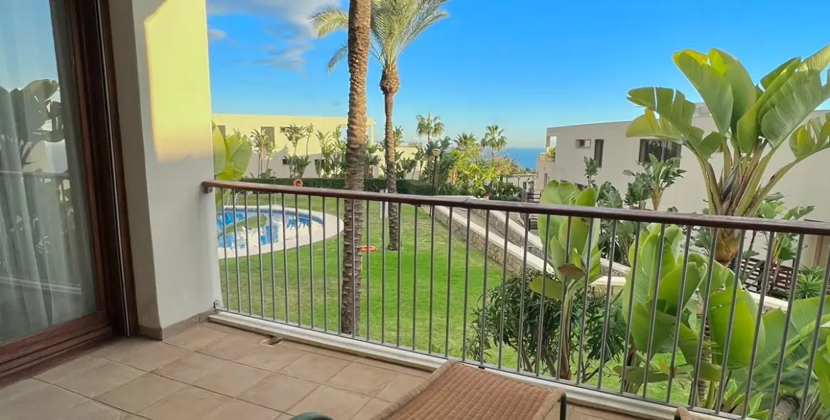 Долгосрочная аренда двухуровневых апартаментов в Altos de los Monteros 12