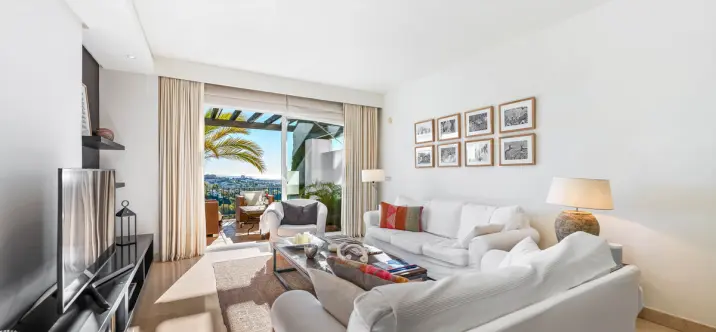 Долгосрочная аренда апартаментов на среднем этаже в Benahavís 2