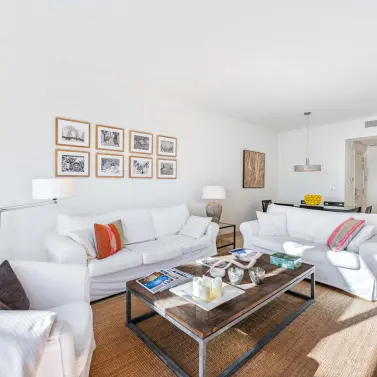 Долгосрочная аренда апартаментов на среднем этаже в Benahavís