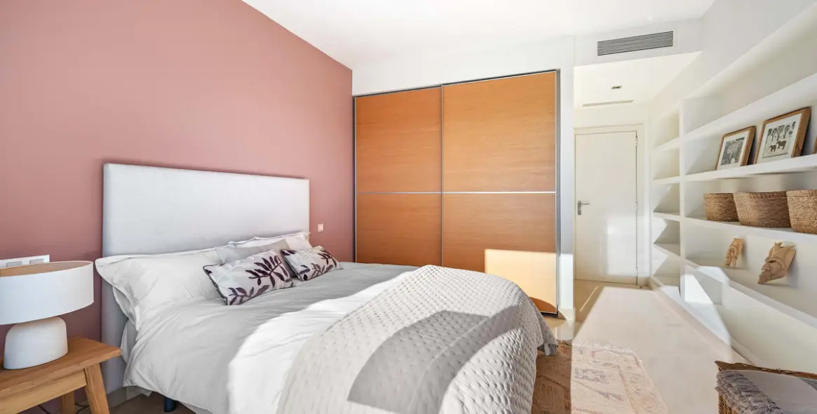 Долгосрочная аренда апартаментов на среднем этаже в Benahavís 15