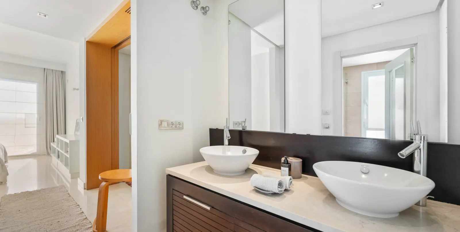 Alquiler a largo plazo de apartamento en planta media en Benahavís 13