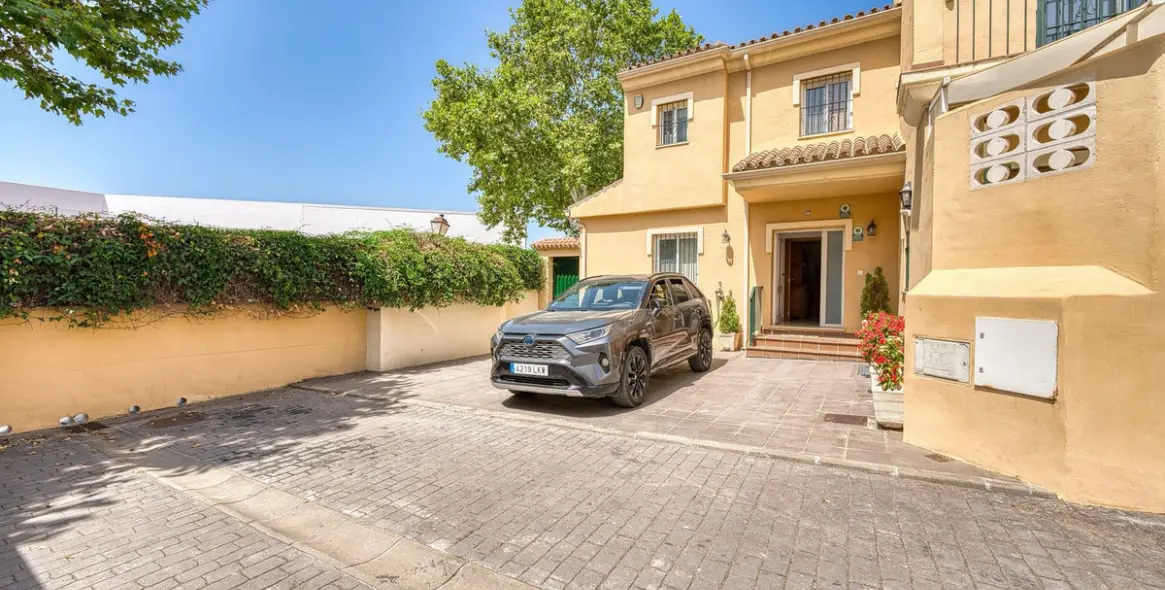 Долгосрочная аренда таунхауса в Elviria 3