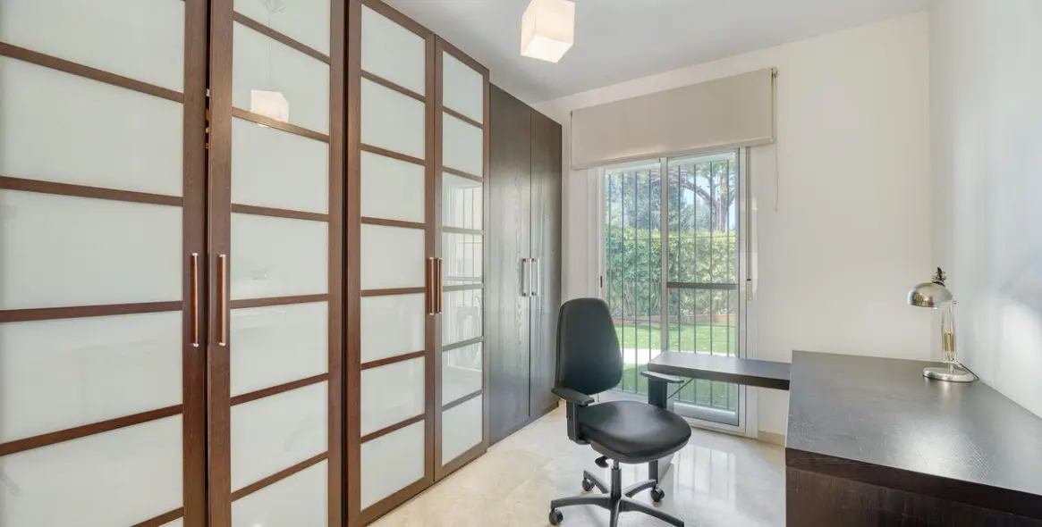 Долгосрочная аренда таунхауса в Elviria 12