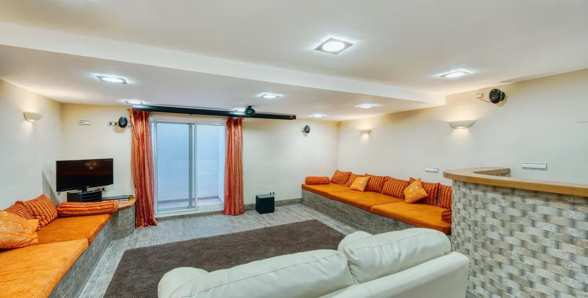 Долгосрочная аренда таунхауса в Elviria 13