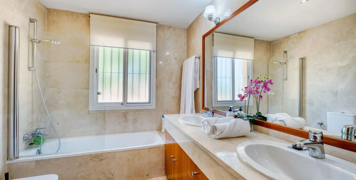 Долгосрочная аренда таунхауса в Elviria 14