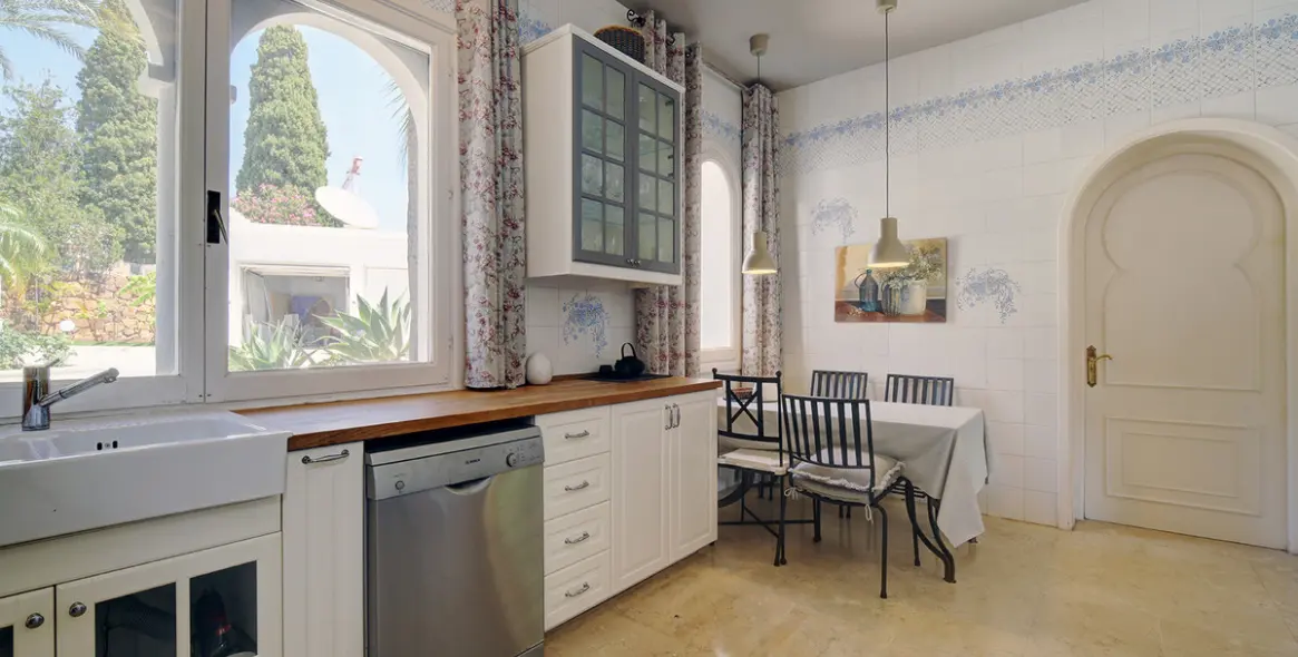 Долгосрочная аренда  отдельно стоящей виллы в Estepona 4