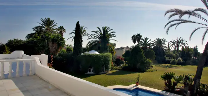 Alquiler a largo plazo de villa independiente en Estepona 4