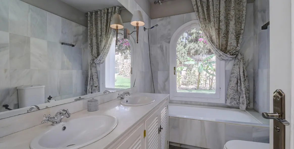 Долгосрочная аренда  отдельно стоящей виллы в Estepona 14