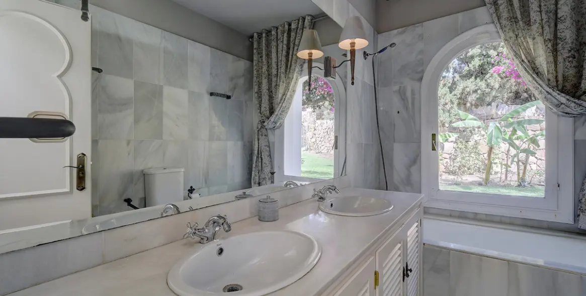 Долгосрочная аренда  отдельно стоящей виллы в Estepona 15