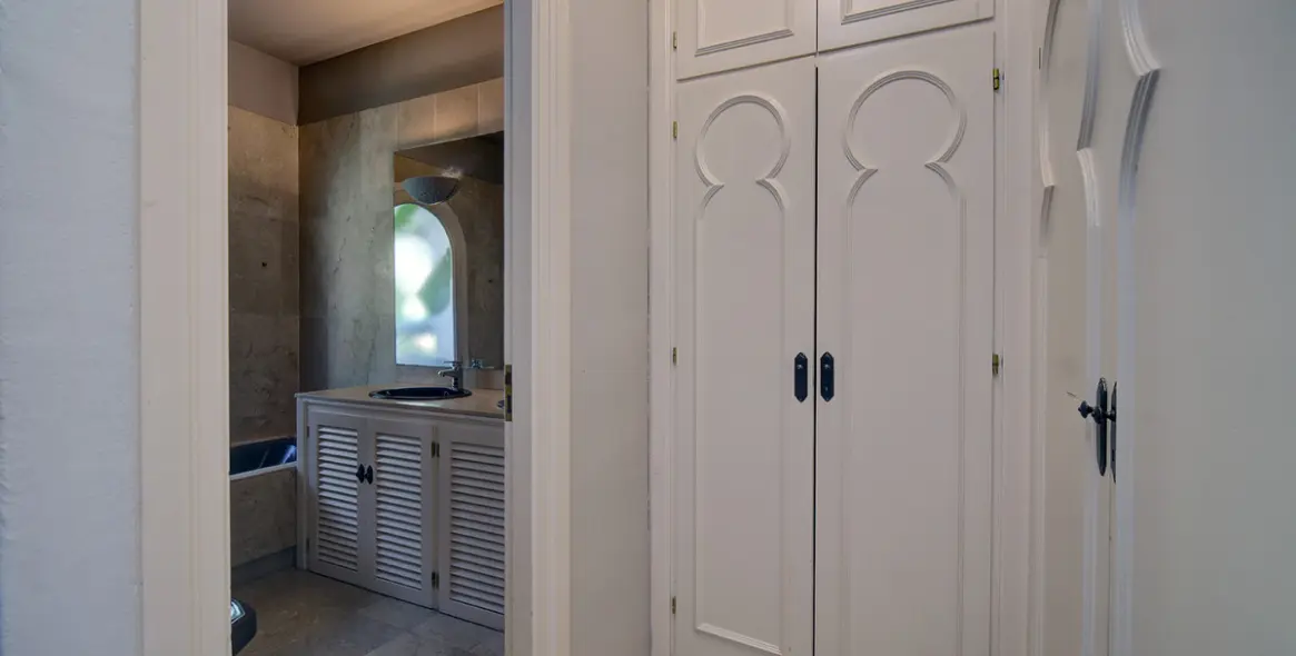 Долгосрочная аренда  отдельно стоящей виллы в Estepona 19