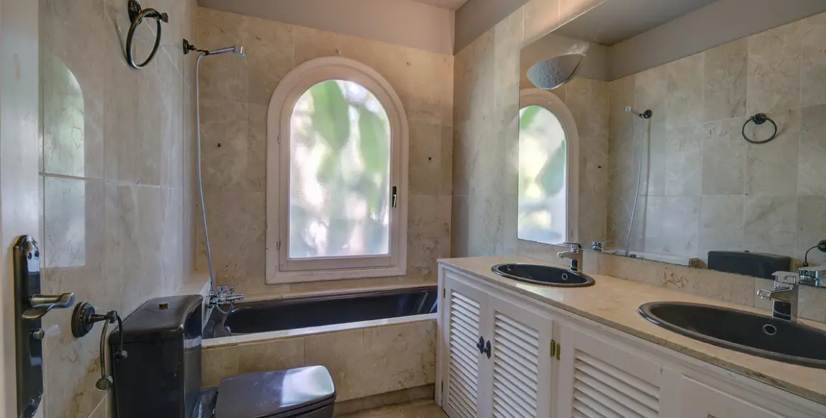 Долгосрочная аренда  отдельно стоящей виллы в Estepona 20