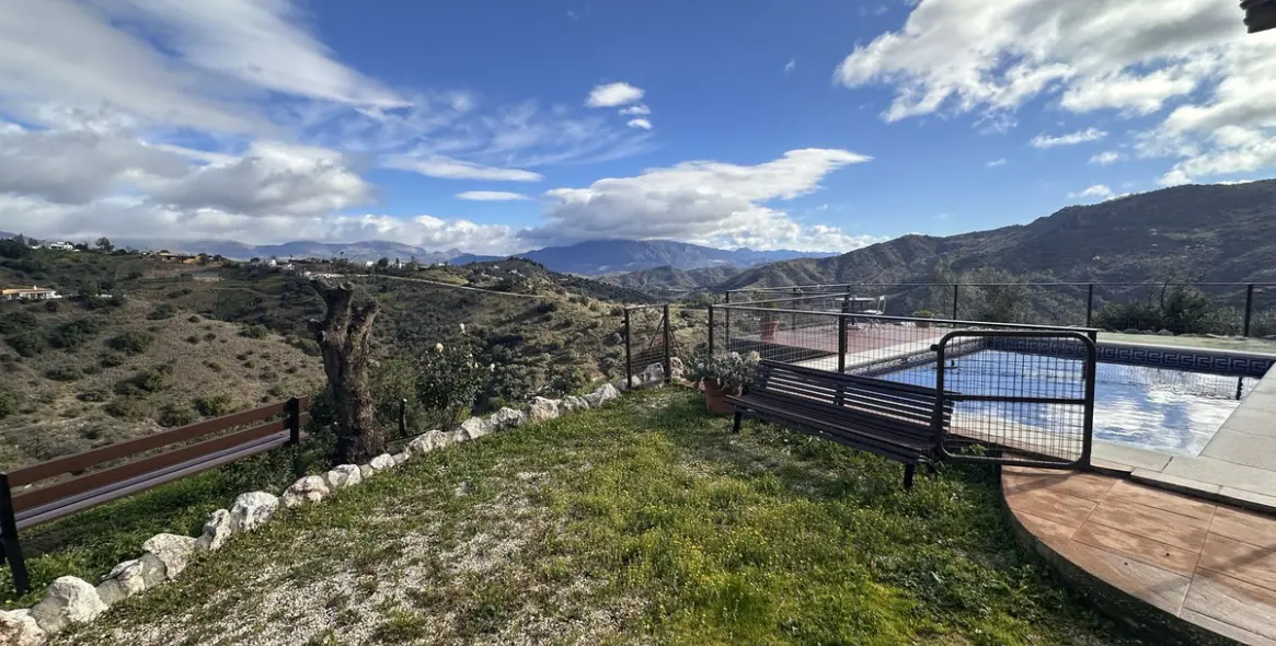 Продажа финки в Colmenar 2