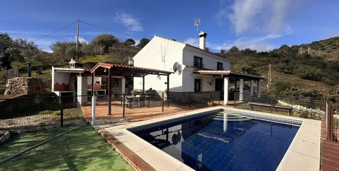 Продажа финки в Colmenar 12