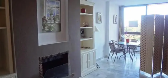 Venta de apartamento en planta media en Nueva Andalucía 4