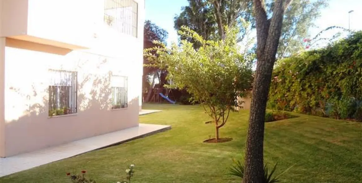 Продажа апартаментов на среднем этаже в Nueva Andalucía 16