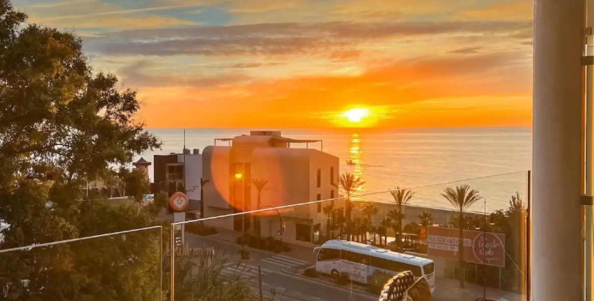 Продажа апартаментов на среднем этаже в Carvajal 1