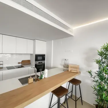 Продажа апартаментов на среднем этаже в Carvajal