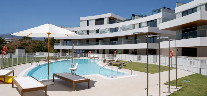 Продажа апартаментов на среднем этаже в Estepona 4