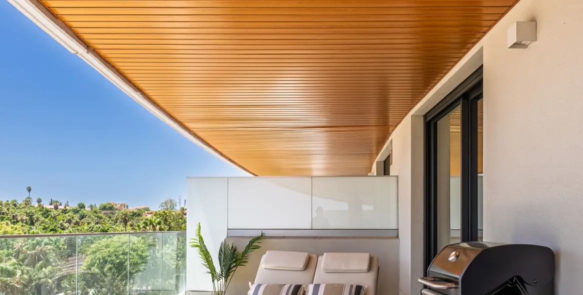 Продажа апартаментов на среднем этаже в Estepona 9