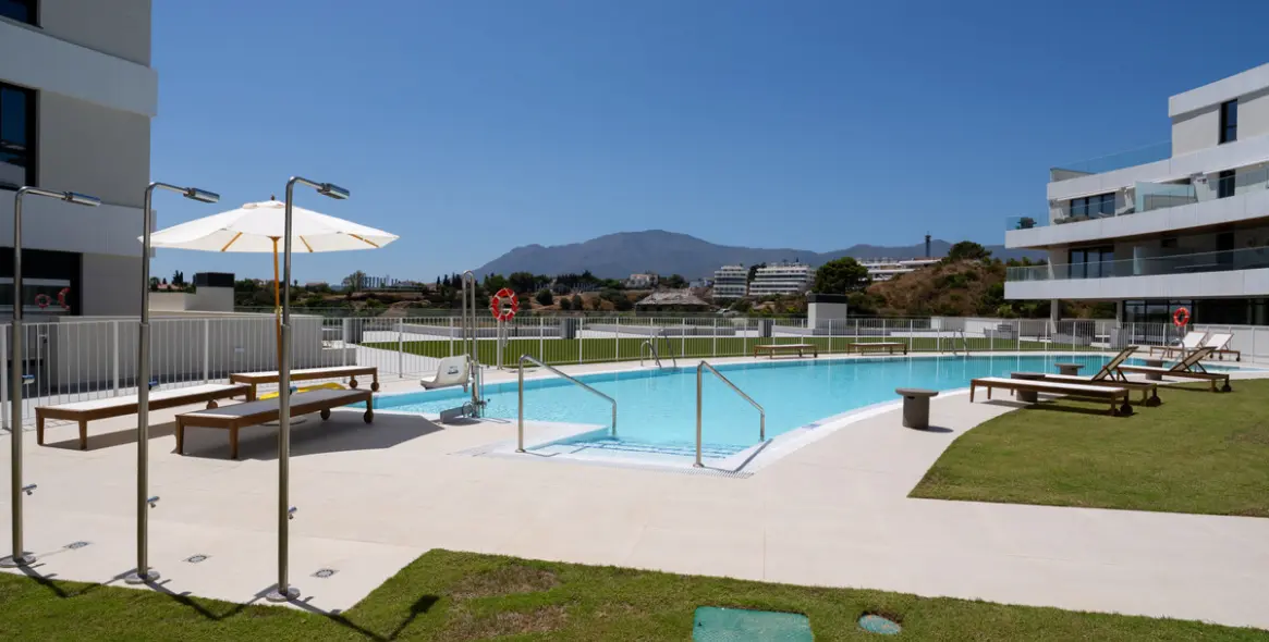 Продажа апартаментов на среднем этаже в Estepona 19