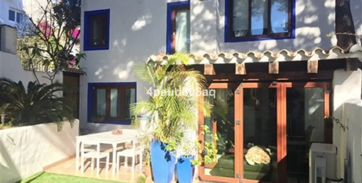 Venta de adosado en Sierra Blanca 1